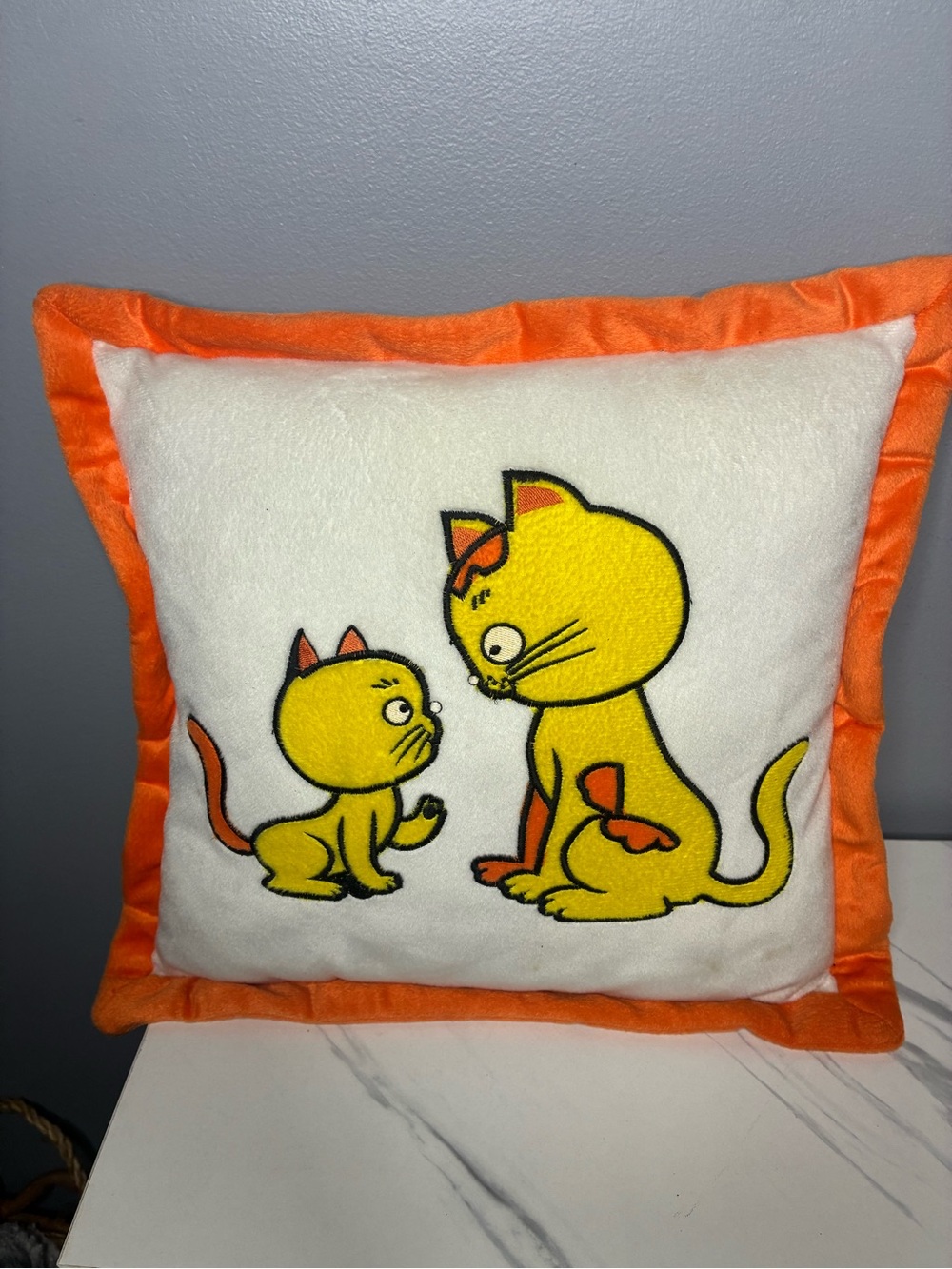 Retro Yellow Cat Throw Pillow Orange White Cartoon Kitty Decorative Pillow